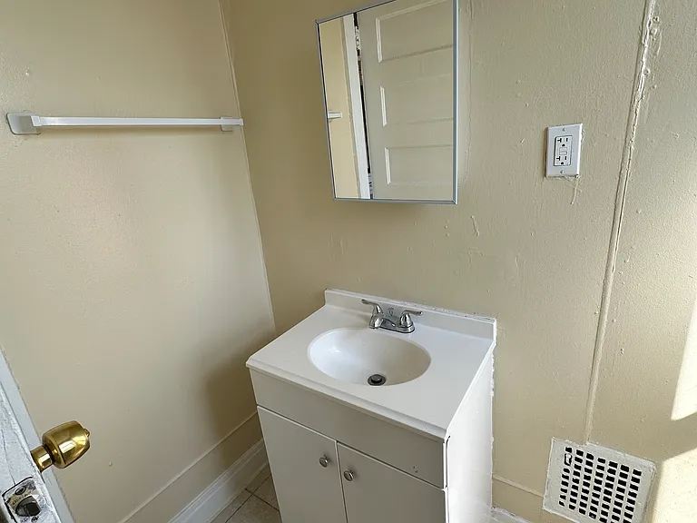 52 Dickerman St #3LD — Photo 10