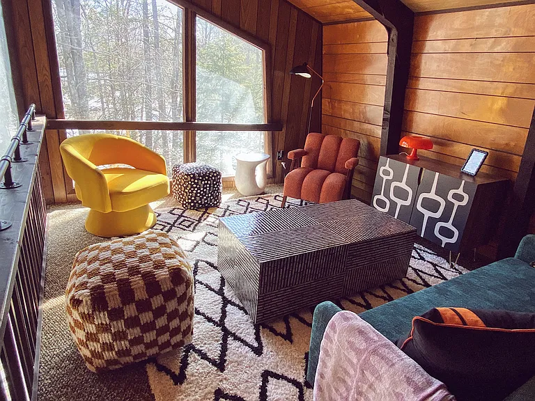 Upstairs lounge