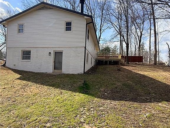 5th image of 2305 Wilcox Dr