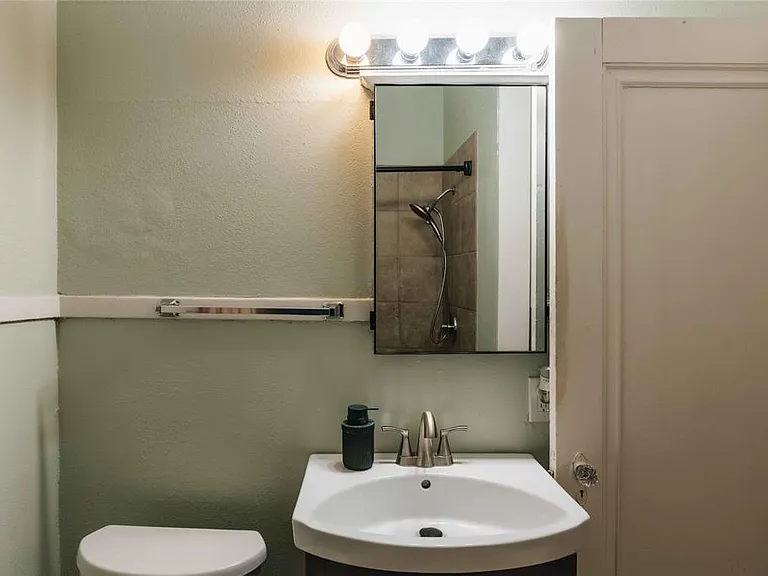 2623 Salado St #A — Photo 25