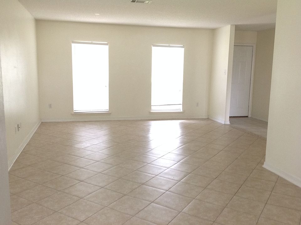 1st image of 5003 Heritage Ln
