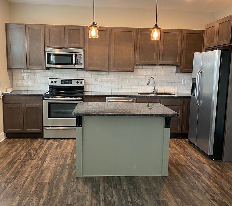 1st image of 221 Trowbridge St NE #103