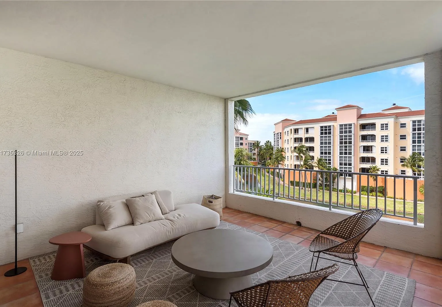 Resort Villa One Condo — Photo 3