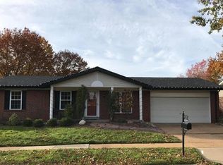 2302 England Town Rd, Saint Louis, MO 63129