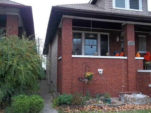 3rd image of 2316 S 60th Ct