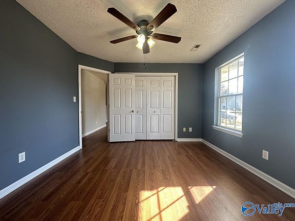 4th image of 254 Mountain Creek Dr