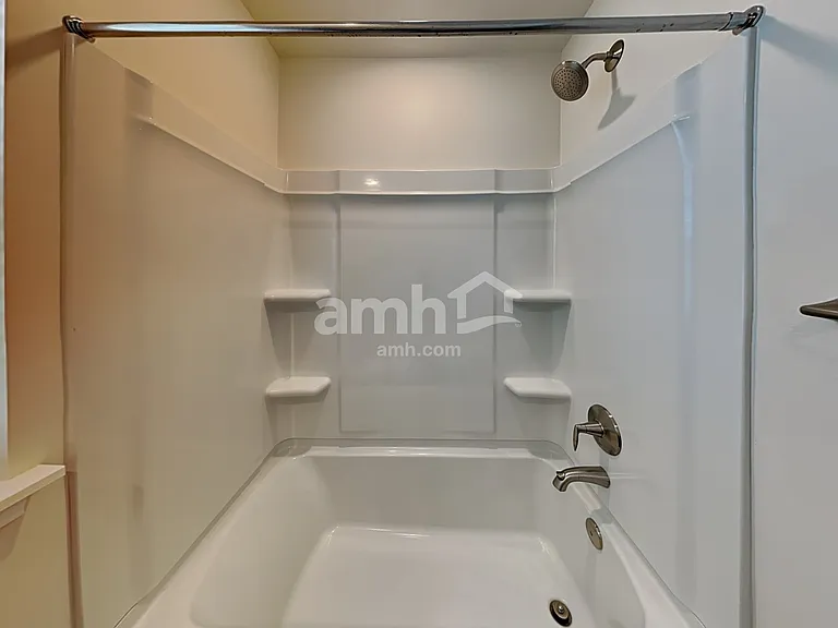 3028 E North Village Dr — Photo 15