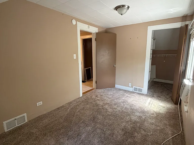 4821 Harlem Rd — Photo 7