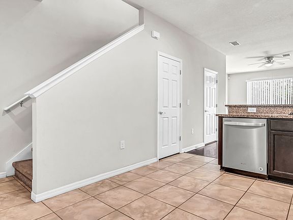5th image of 9153 Hillcroft Dr