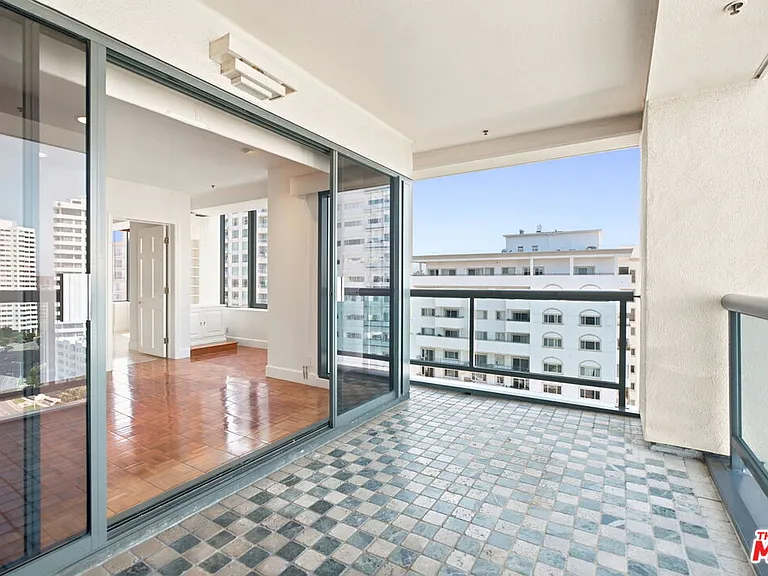 10724 Wilshire Blvd #1104 — Photo 9