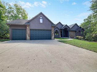 18201 E Hidden Valley Rd, Independence, MO 64057