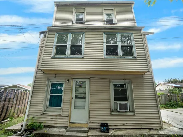 875 N Jerome St, Allentown, PA 18109