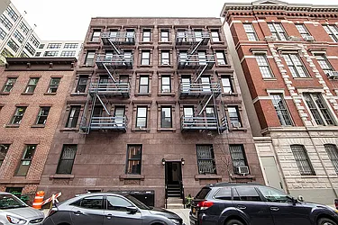 Rented by R New York