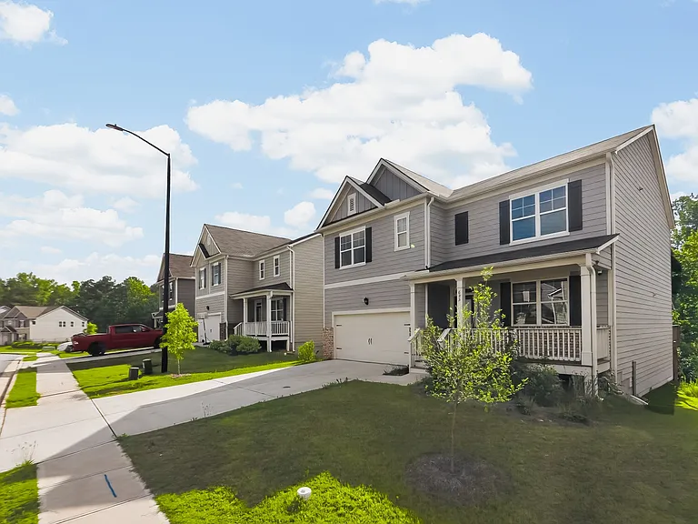 685 Highgrove Way — Photo 3