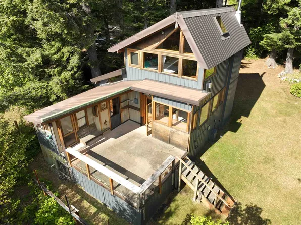 68 River Rd, Haines, AK 99827