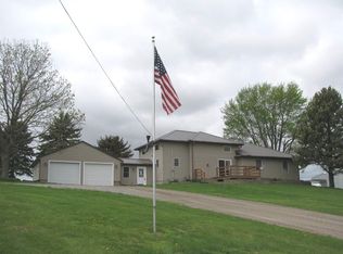 4405 Oasis Rd, West Liberty, IA 52776