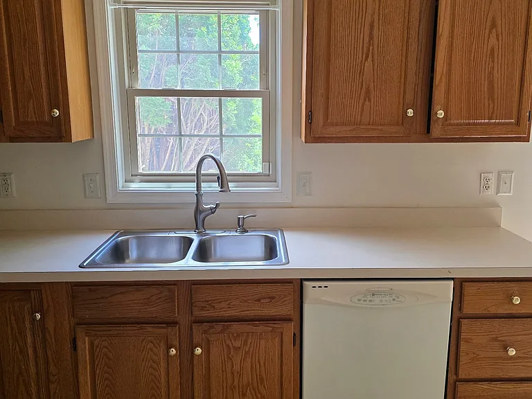 114 Millview Ct — Photo 7