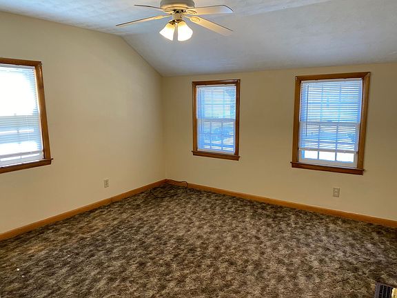 3rd image of 456 Albert St #B