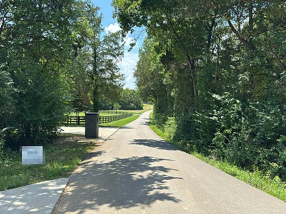 5th image of 300 Callis Rd
