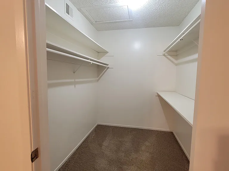 5053 N Roosevelt Ave #202 — Photo 8
