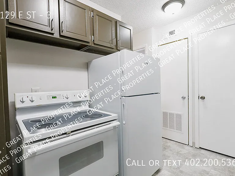 1129 E St #3 — Photo 8