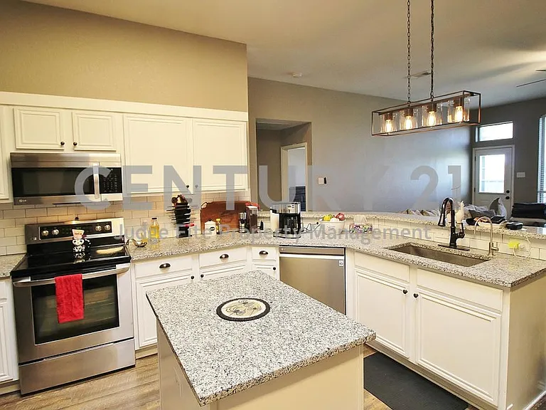 731 S Ridge Dr — Photo 3