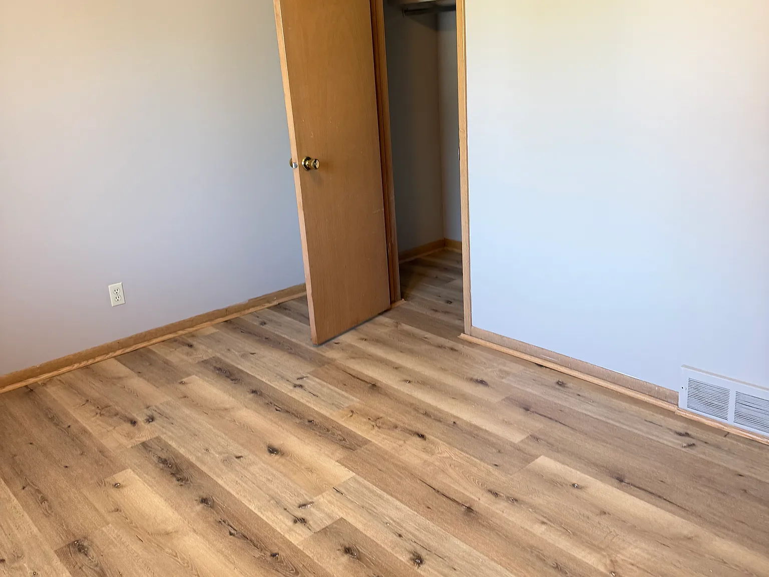 2 bed, 825 sqft, $875 — Photo 2