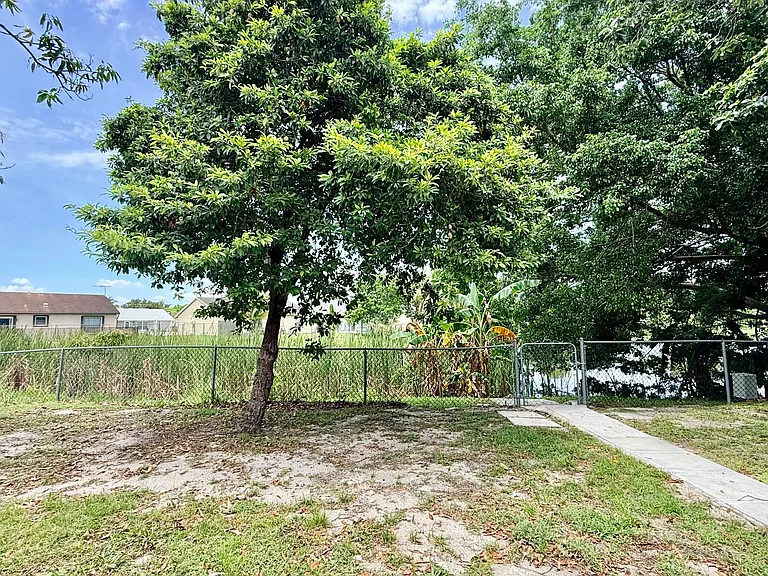 5913 Corson Pl — Photo 25