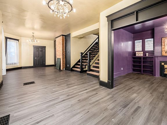 3rd image of 707 N Columbus St
