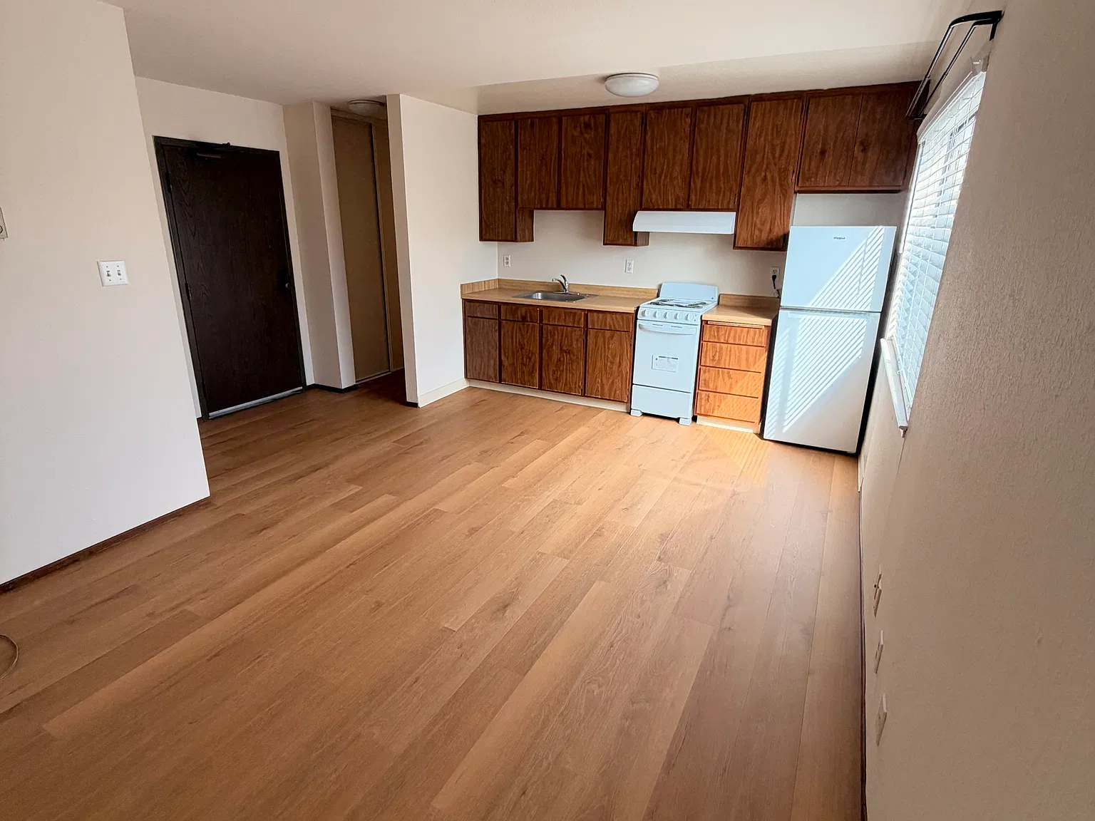 Studio, 600 sqft, $1,900 — Photo 2