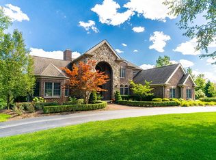 230 Fairway View Dr, Oxford, MI 48371