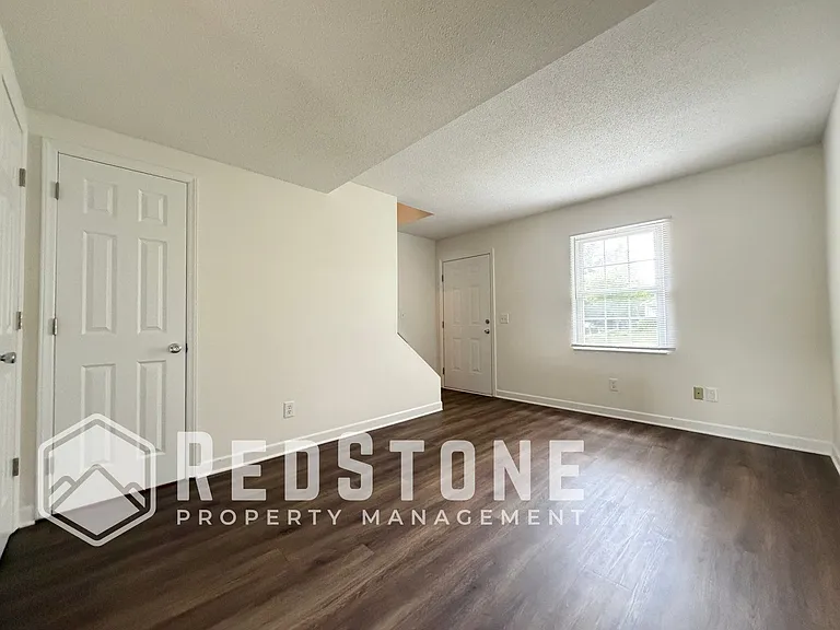 1730 Wood Ave #A — Photo 2