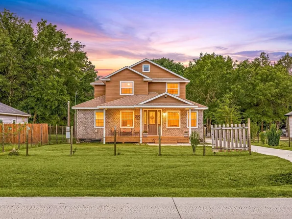 664 County Road 3404, Cleveland, TX 77327