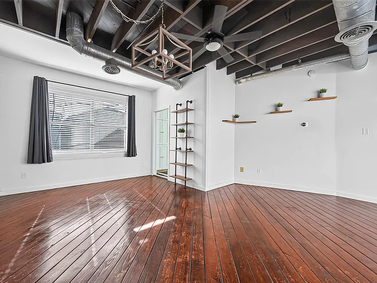 708 W Clay St — Photo 24
