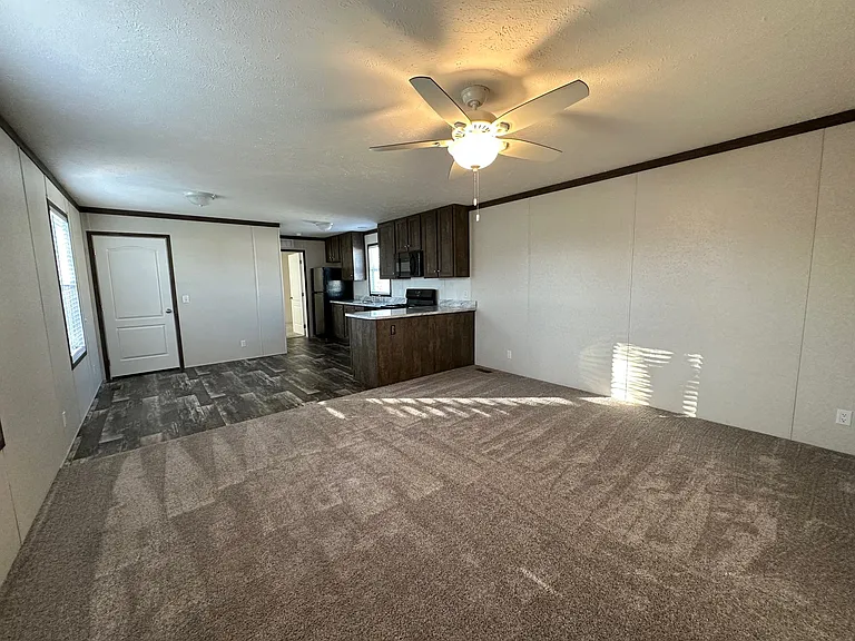 642 Oregon St #642 — Photo 3