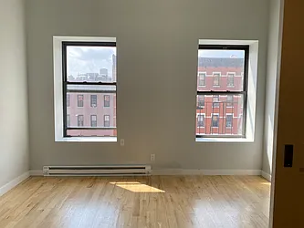 Rented by Chana Ofek, LREB