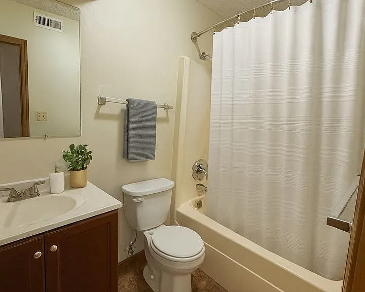 808 N Main St #3 — Photo 15