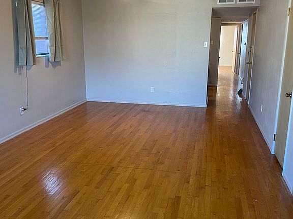 4th image of 7332 Hampshire Dr