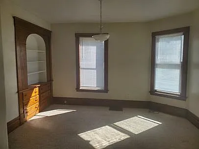383 Maple Ave — Photo 4