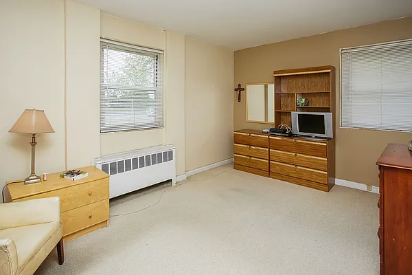 Sold by Mitra Hakimi Realty Group, LLC | media 17