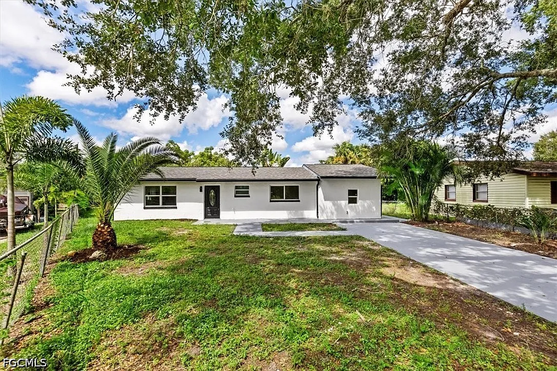 1 bed, 1.0 bath, 275 sqft, $900 — Photo 2