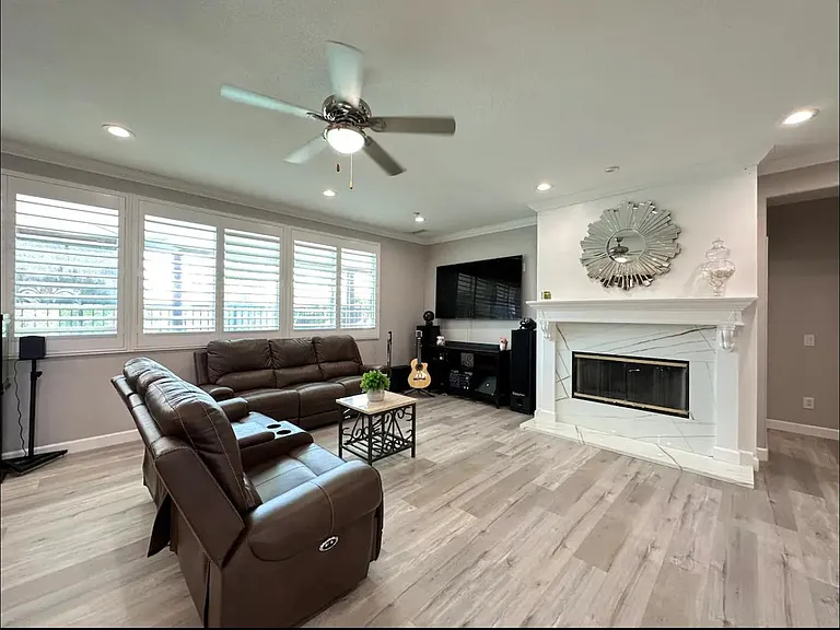 11496 Bridgeway Dr — Photo 26