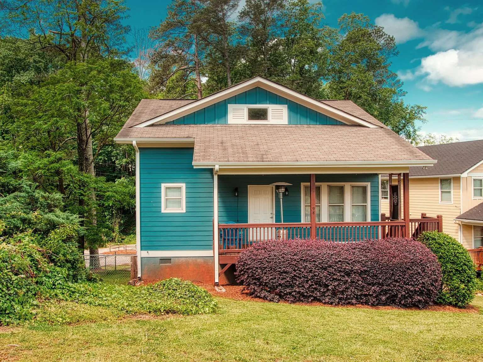4 bed, $2,860 — Photo 2