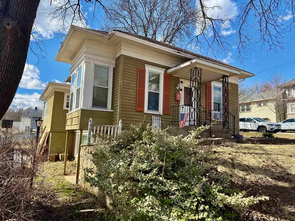 701 2nd St, New Glarus, WI 53574