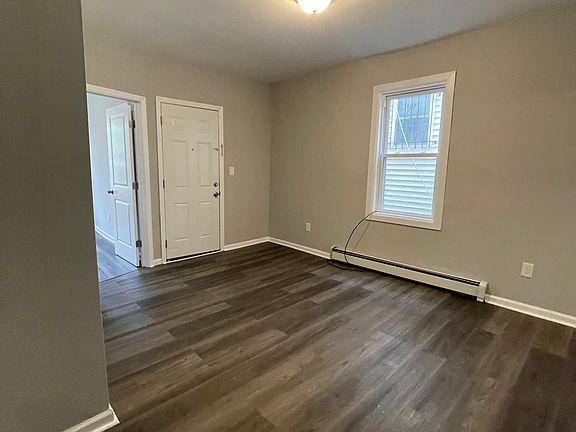 5th image of 690 S 18th St Floor 3