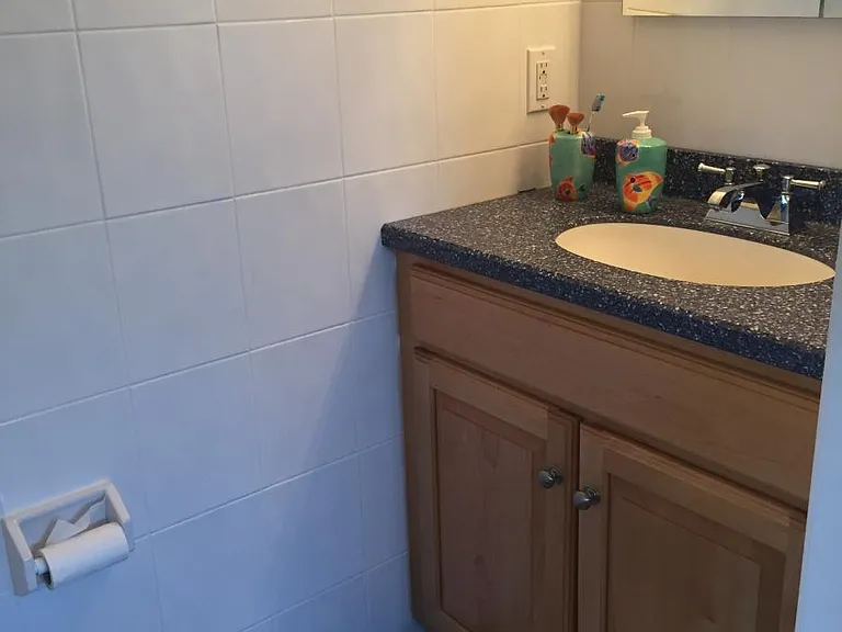 1/2 Bath Flr 1