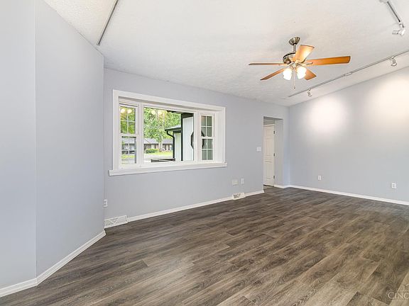 3rd image of 5730 Hilltop Way