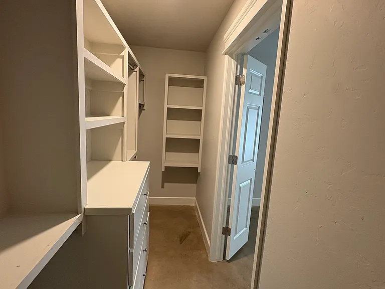 322 S 6th St — Photo 17