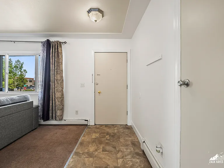 300 E 45th Ave #4 — Photo 32