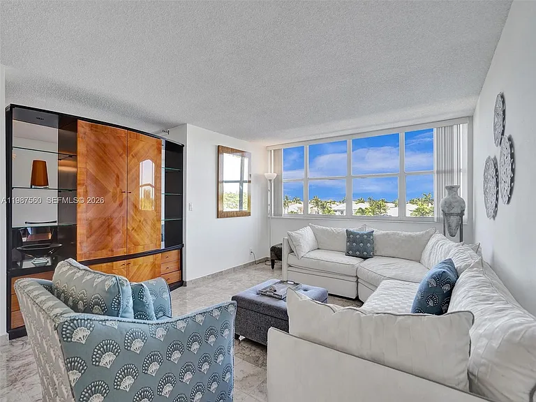 1400 S Ocean Dr #406 — Photo 1